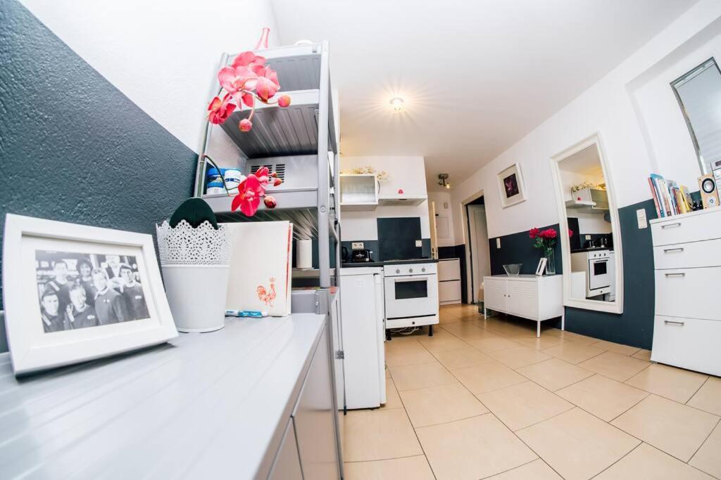 Sunny Apartment At Rostock - Pink エクステリア 写真