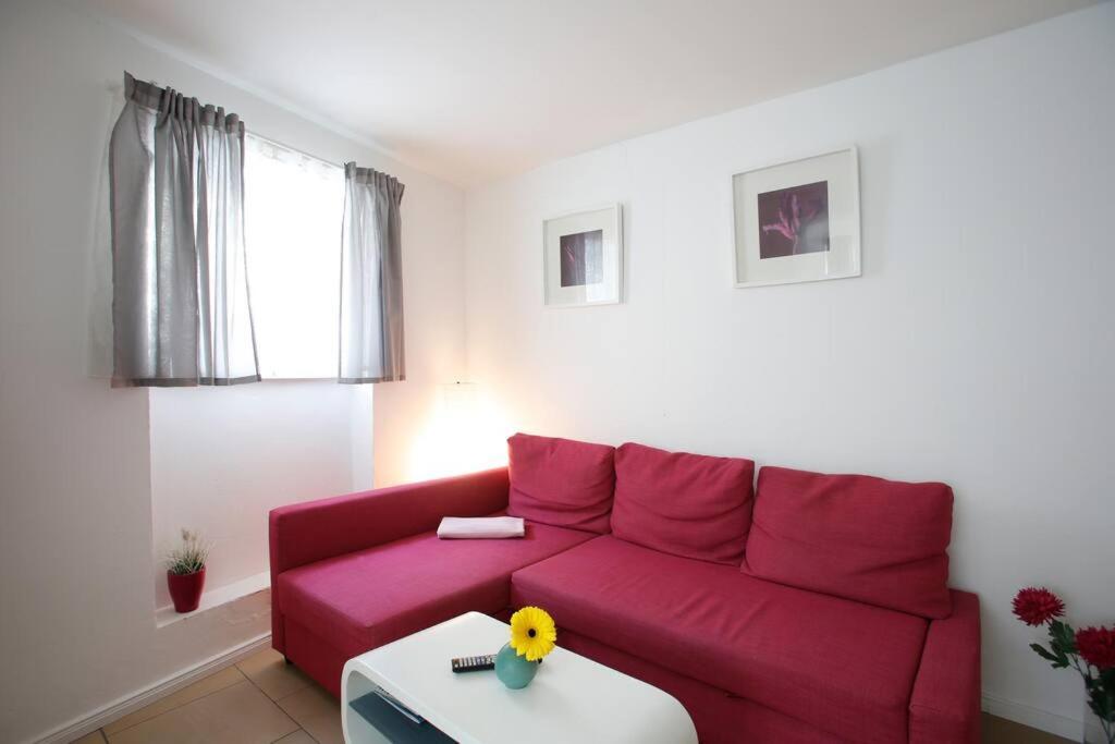 Sunny Apartment At Rostock - Pink エクステリア 写真